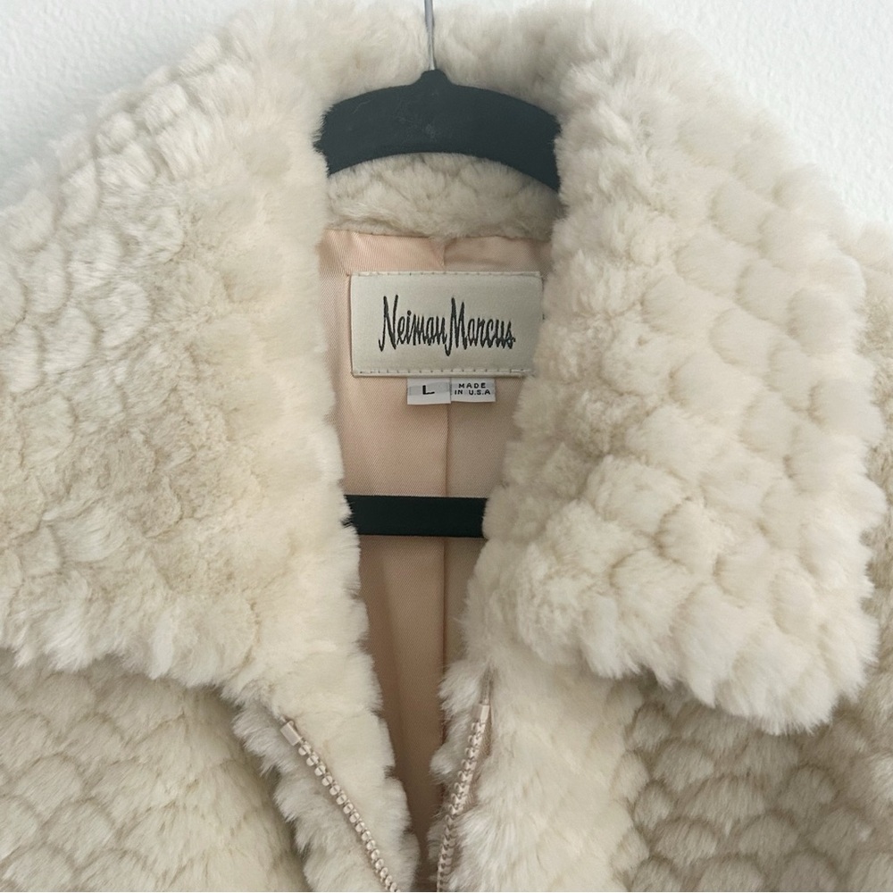 Vintage Neiman Marcus Ivory Textured Faux Fur Coat | Size L - Picture 2 of 5
